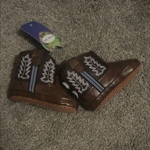 🤩Brown Kids Shoes with Embroidered Design